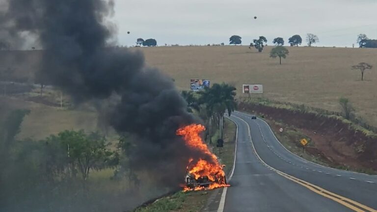 Incêndio em veículo