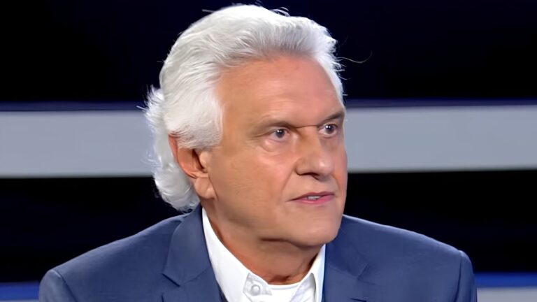 Ronaldo Caiado sendo entrevistado no Jornal da Record