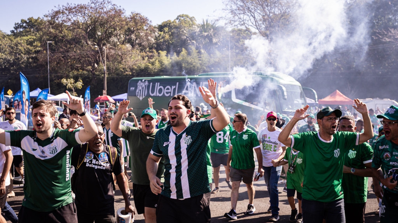 Uberlândia X ABC, no estádio Parque do Sabiá