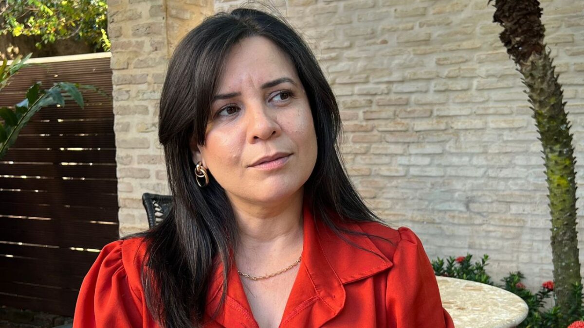 Flávia Reis, colunista do Paranaíba Mais, em texto sobre luto pós separação Flávia Reis, colunista do Paranaíba Mais, em texto sobre luto pós separação