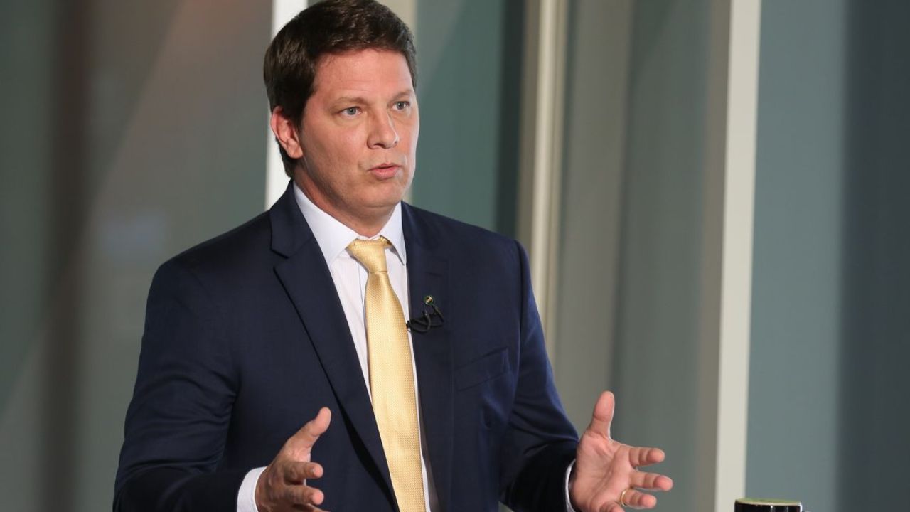 O deputado e ex-ator Mario Frias foi o produtor de Dark Horse