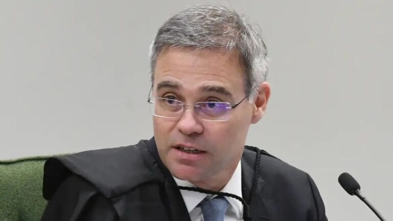 Mendonça usou pedido do partido Novo para afastar diretor-geral e diretores da PF colocam cargo a disposição