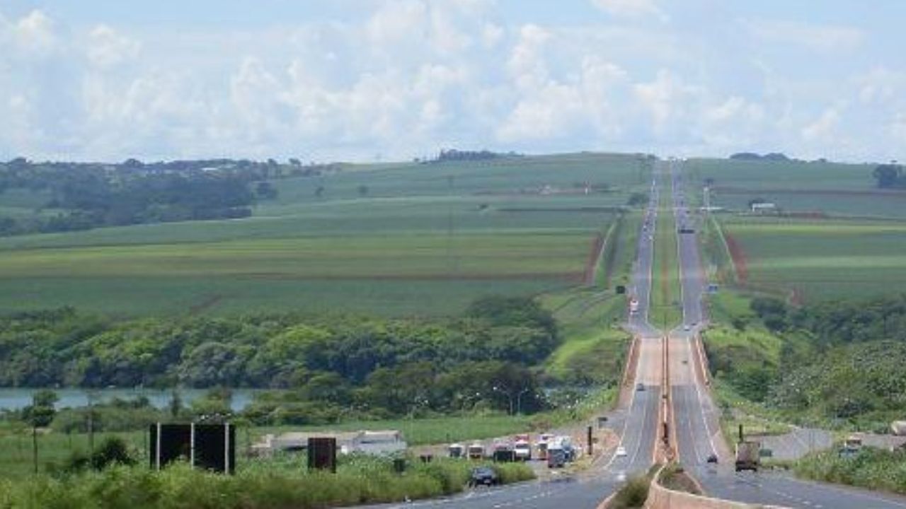 Divisa de São Paulo com o Triângulo Mineiro Divisa de São Paulo com o Triângulo Mineiro