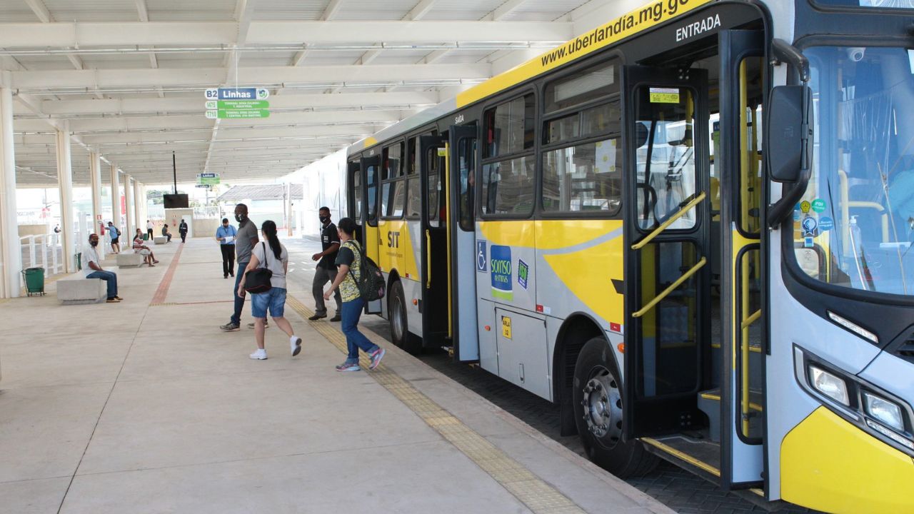 Terminais de ônibus Terminais de ônibus