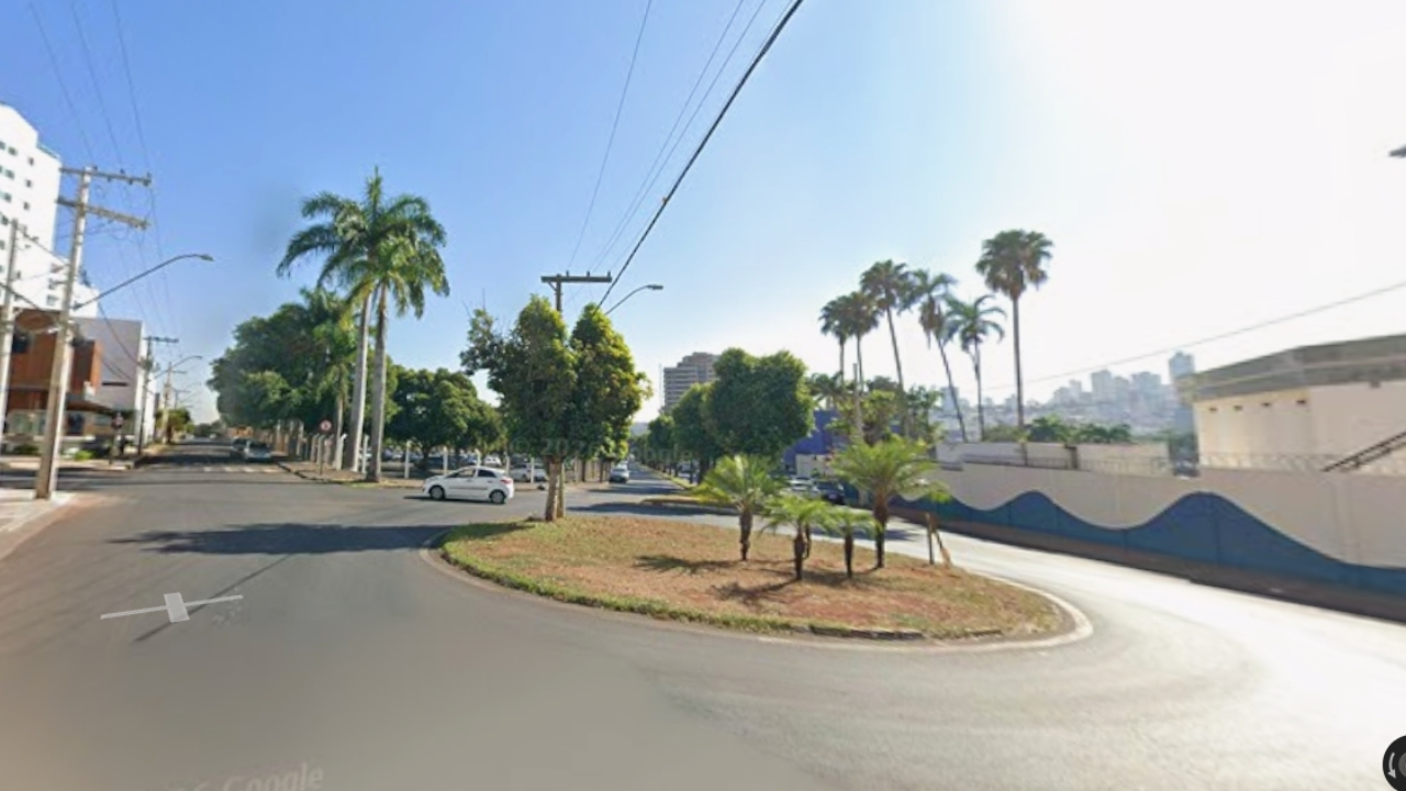 O trânsito no Tubalina ganhou sentidos únicos, proibição de estacionamento e desvios para obras. Veja o que muda e quais trechos evitar. O trânsito no Tubalina ganhou sentidos únicos, proibição de estacionamento e desvios para obras. Veja o que muda e quais trechos evitar.