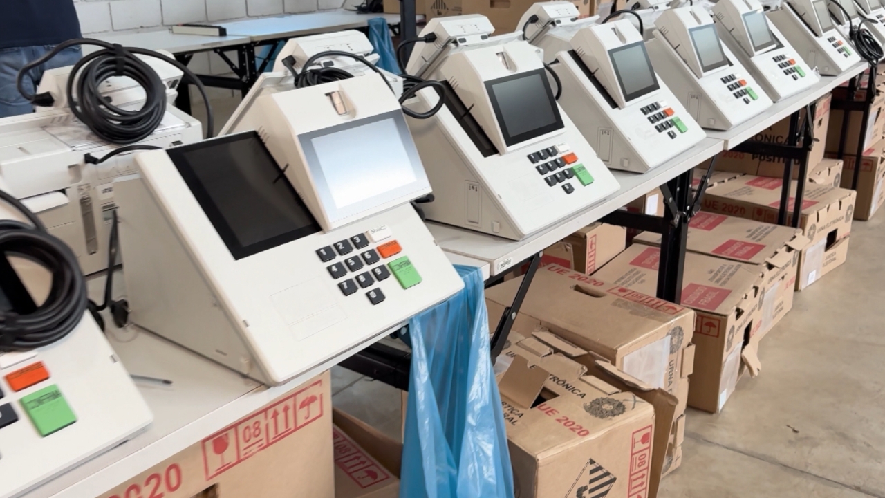 lacração das urnas em Uberlândia lacração das urnas em Uberlândia