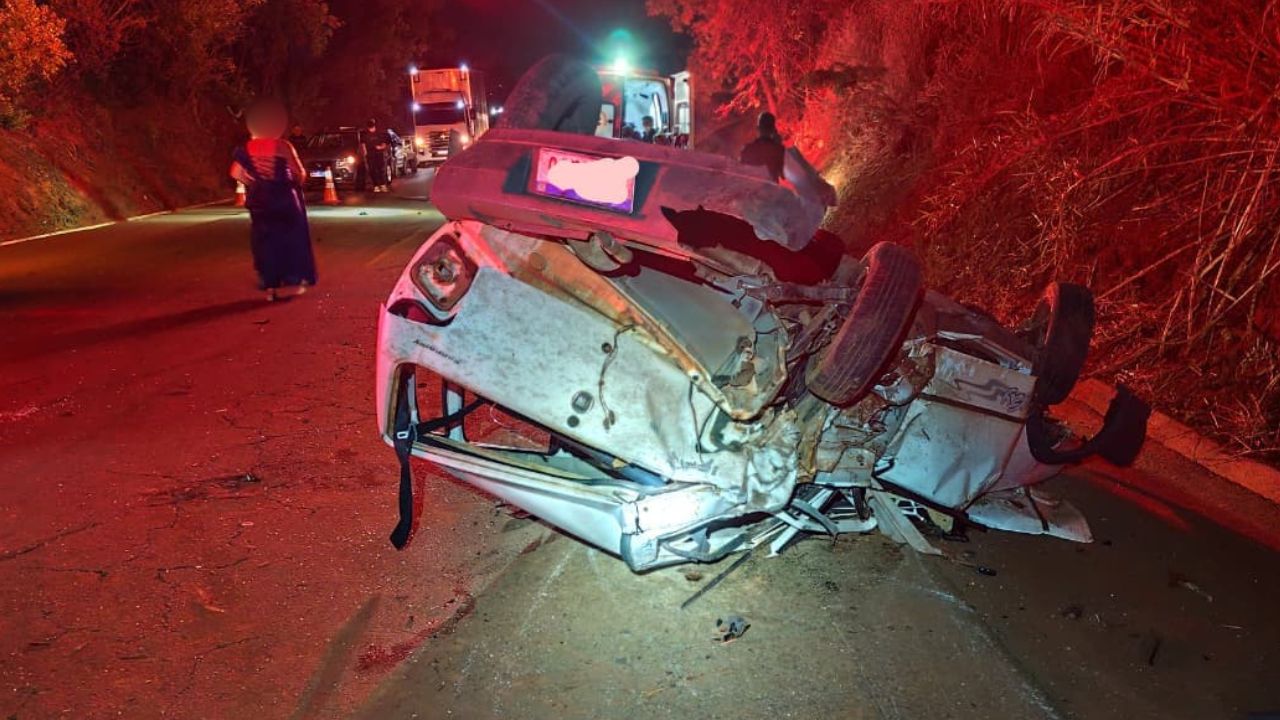 Carro capota Carro capota