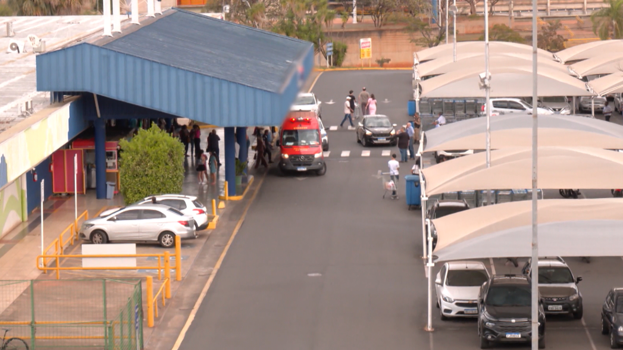 Réu por ataque em supermercado recebe alvará após júri em Uberlândia Réu por ataque em supermercado recebe alvará após júri em Uberlândia