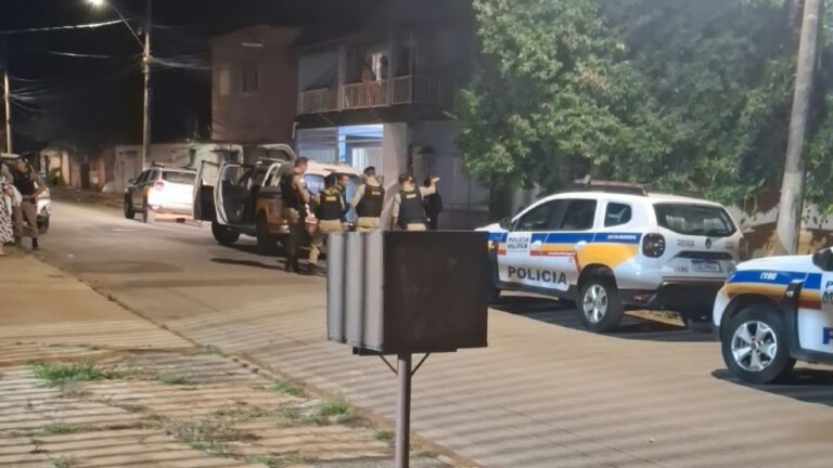 Homem atira contra a esposa