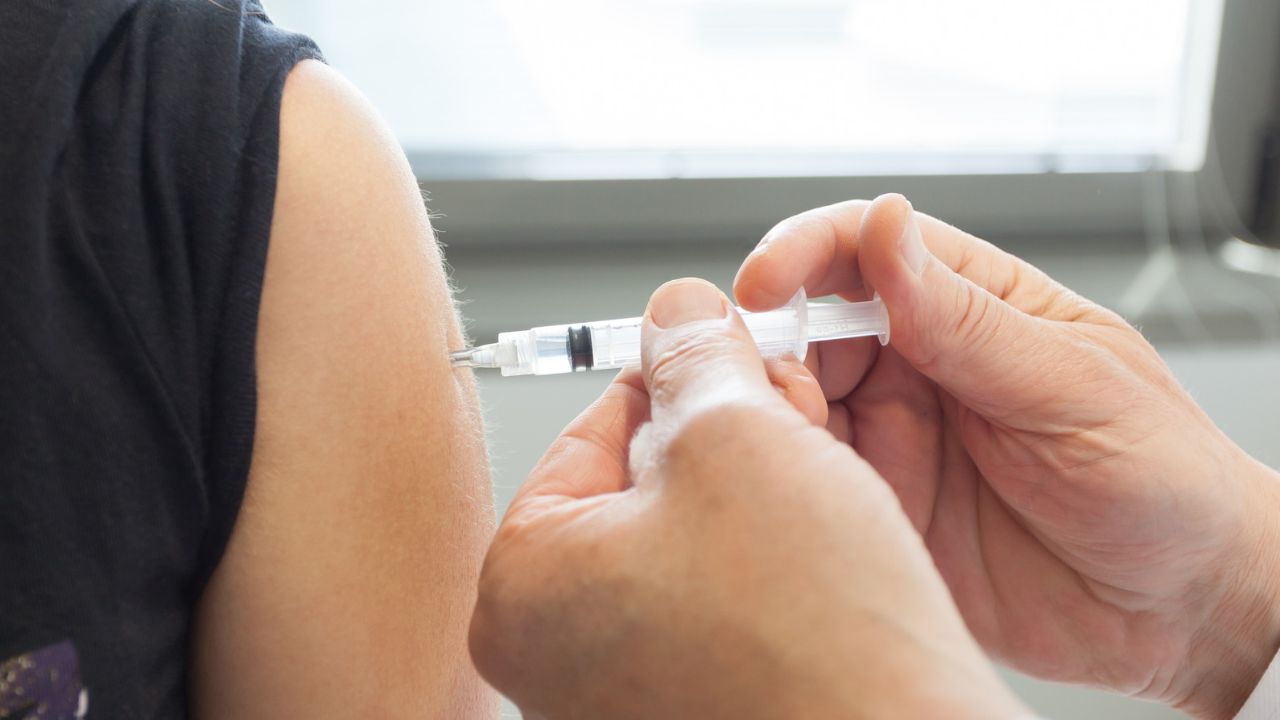 Atualização: Vacina contra meningite é liberada para maiores de 15 anos em Uberaba até quinta (29)