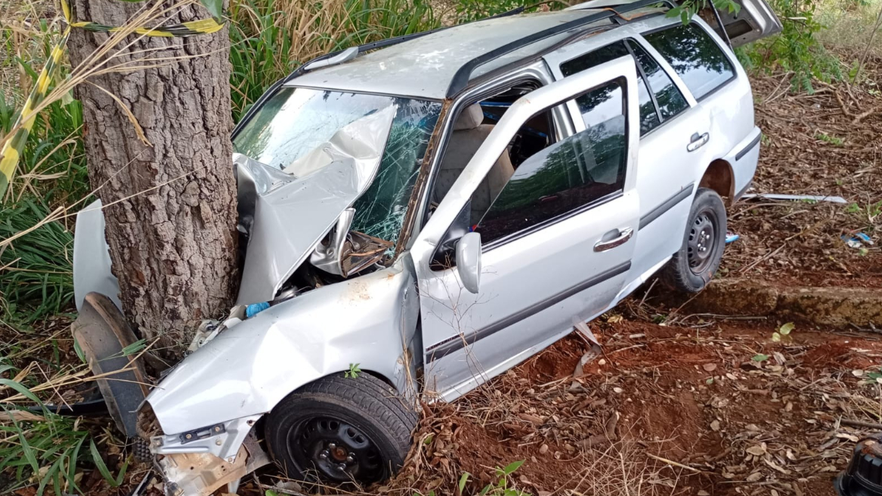 Acidente na MG-181 mata criança de 9 anos e deixa casal ferido Acidente na MG-181 mata criança de 9 anos e deixa casal ferido
