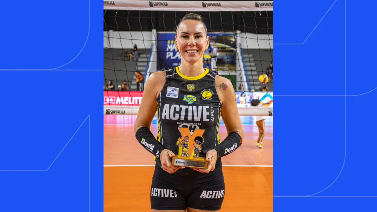 Fabíola, levantadora do Praia Clube levou o troféu Viva Vôlei