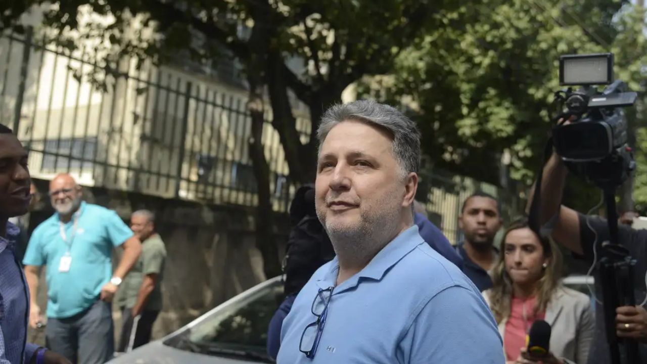 Garotinho desiste de recorrer ao TSE e pode antecipar o desfecho das eleições no Rio