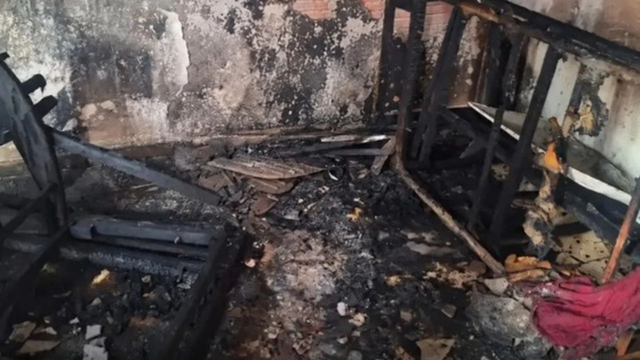 casa após incendio que deixou jovem com 20% do corpo queimado
