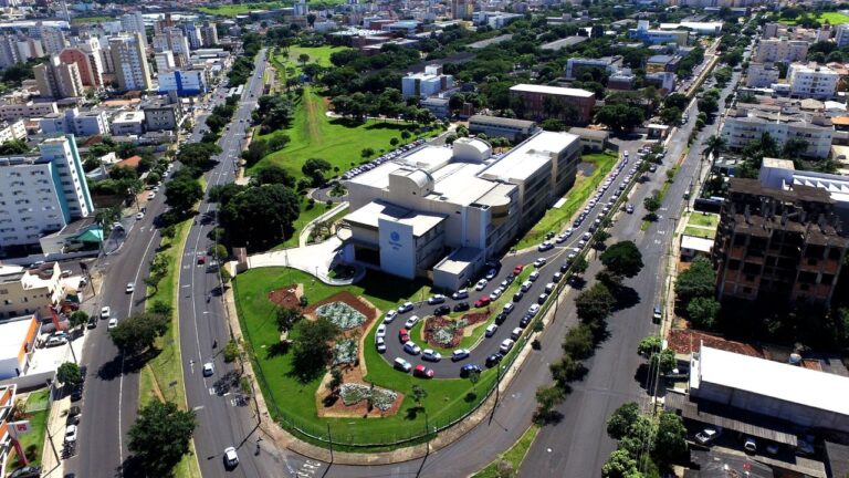 Colação de grau da UFU em Uberlândia é questionada na justiça