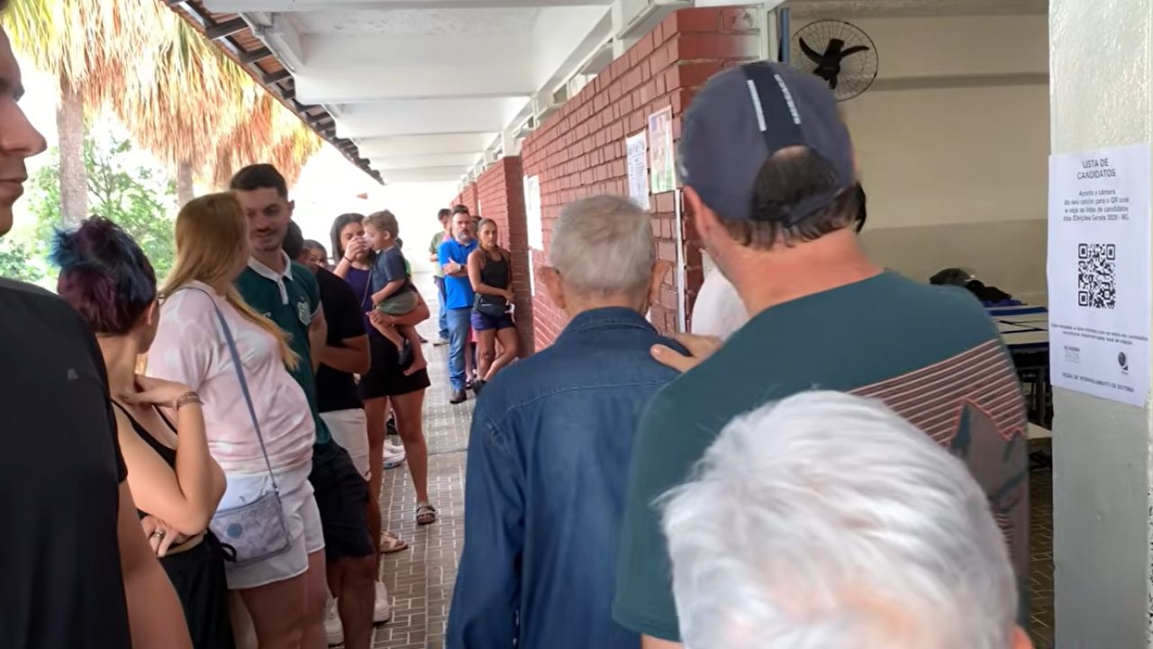 fila votação Uberlândia fila votação Uberlândia